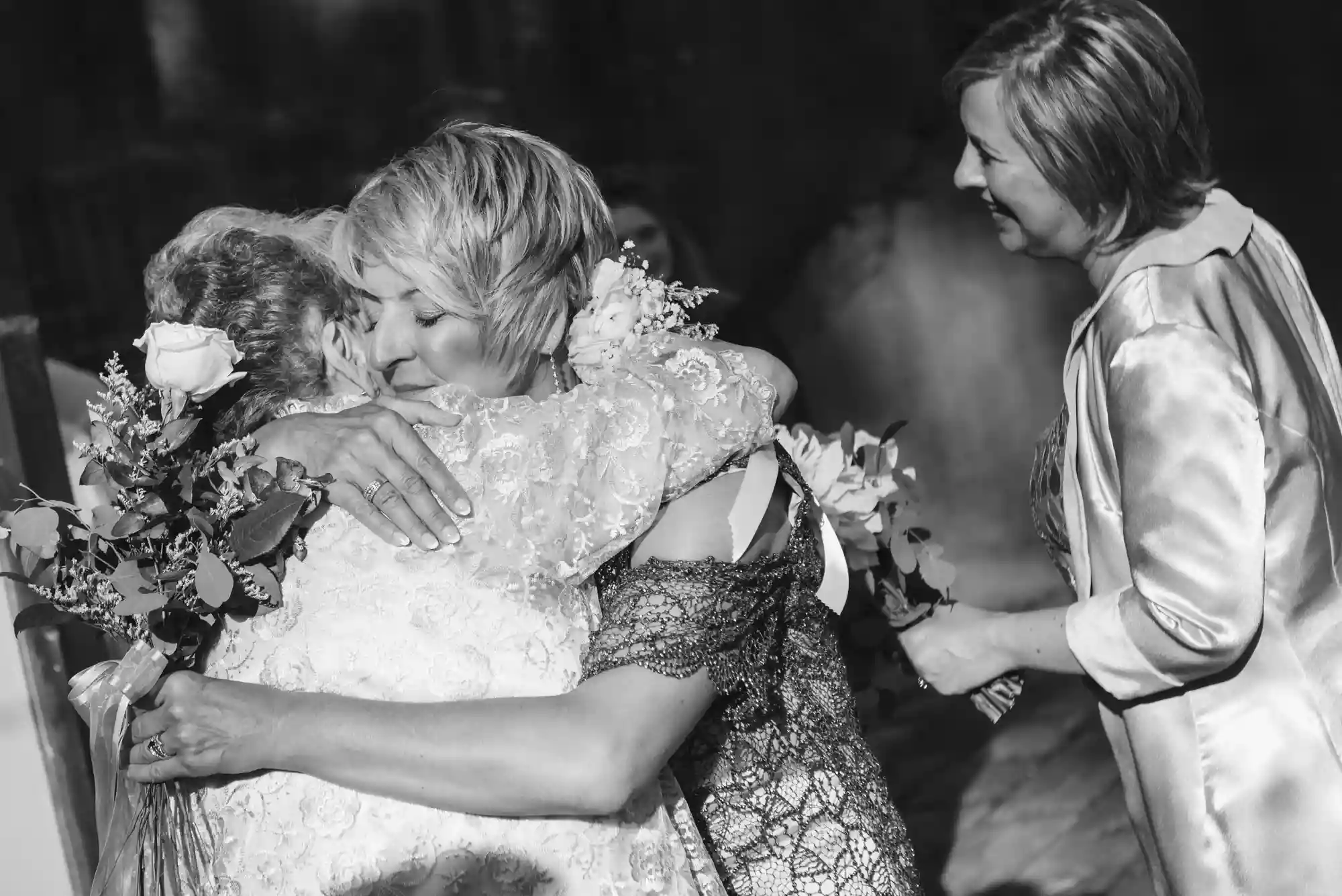 bride hugging her mum